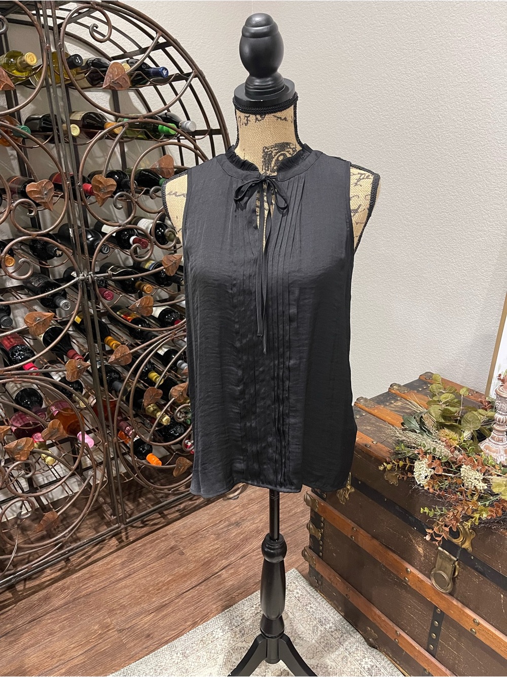 Simply Vera Vera Wang Black Sleeveless Tie-Neck Pintuck Blouse